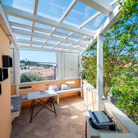 Apartments Vitoria Mali Lošinj Exteriör bild