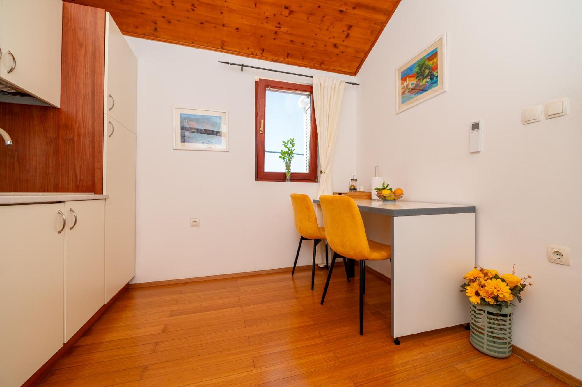 Apartments Vitoria Mali Lošinj Exteriör bild